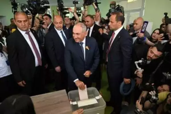 アルメニアで議会選　親欧米路線、和平も焦点