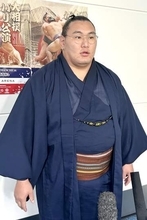 豊昇龍、パリ公演「いい思い出」　八角理事長ら帰国