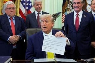 投稿速報、米通信社契約か　トランプ氏、倫理に疑義