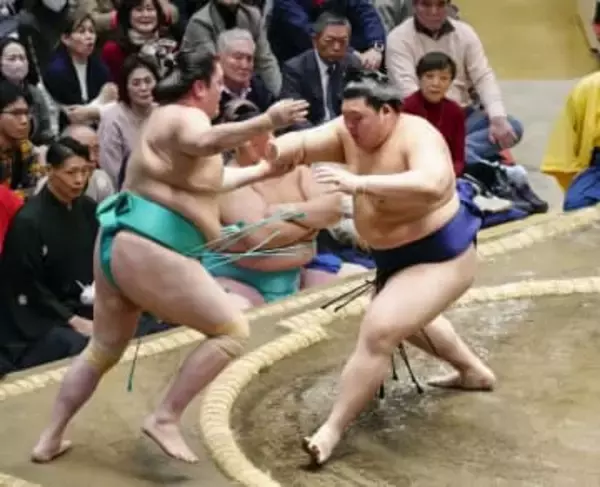 両横綱が白星発進　新大関安青錦も勝利