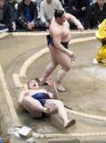 「大の里、両大関が初黒星　豊昇龍3勝目、義ノ富士連続金星」の画像1