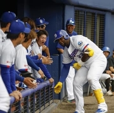 中8―0ロ（23日）　サノー、鵜飼ら一発攻勢