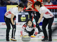 ロコソラーレ完敗、3位決定戦へ　カーリング女子世界選手権