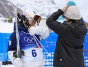 冨高、わずかにメダル届かず　3位と同点、ターンで劣る