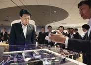 官房長官、次世代通信視察　政権重点分野、実装に意欲