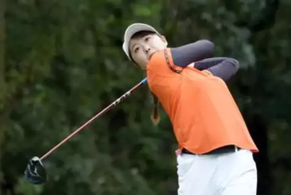 女子ゴルフ、稲垣が単独首位発進　安田5位、渋野は57位と出遅れ