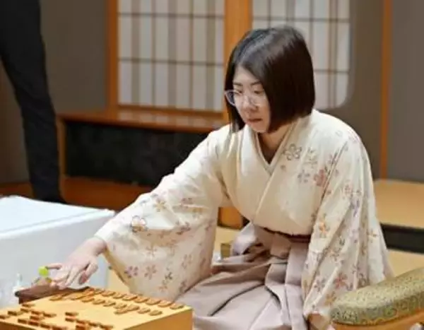 将棋の西山、女性初の棋士資格　新規定で獲得、権利行使は保留