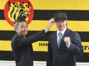 阪神移籍の浜田「2桁打ちたい」　ヤクルトから現役ドラフトで