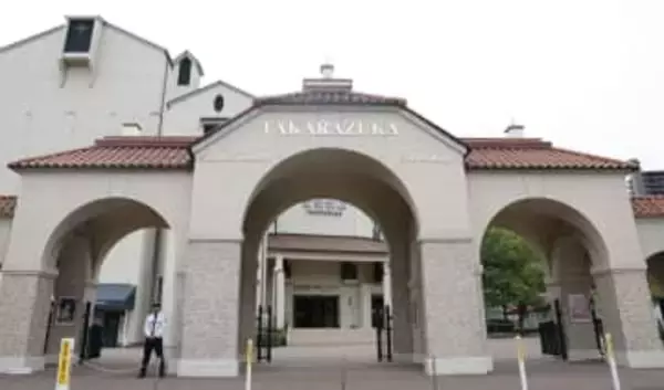 ファン会チケット転売、適正化へ　宝塚歌劇団、上乗せに歯止め