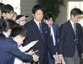 首相、定数削減の実現図る　維新の藤田氏と会談