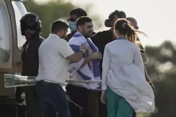 ハマスの人質2年「悪夢」と証言　地下トンネルの拘束「死を覚悟」