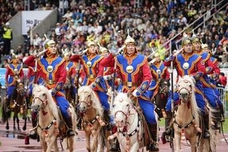 モンゴルで国民的祭典開幕　ナーダム、王者目指し激闘