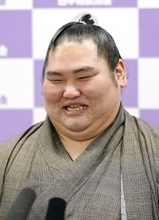 引退の大奄美「悔いはない」　幕内12場所、今後は飲食業を