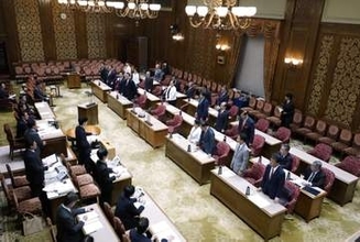 皇室典範、異論残し参院委可決　男系固執、17日成立