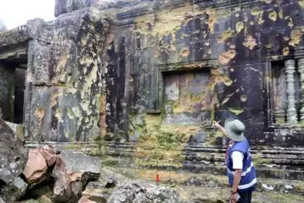 世界遺産の遺跡に砲撃痕生々しく　カンボジア北部のプレアビヒア