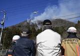 「山梨の山林延焼、消火活動続く　上野原市、焼損約8ヘクタール」の画像1