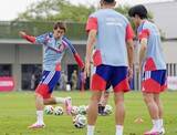 「日本代表、一部を非公開で調整　W杯、遠藤は全体練習不参加」の画像1