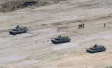 陸自、戦車事故で葬送式　防衛相参列、大分の駐屯地