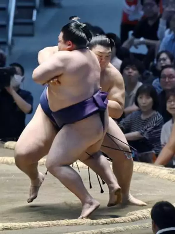 大の里2勝目、霧島は初黒星　豊昇龍4勝目、琴桜2敗