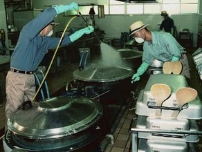 ＜あのころ＞O157食中毒で消毒開始　30年前の7月30日