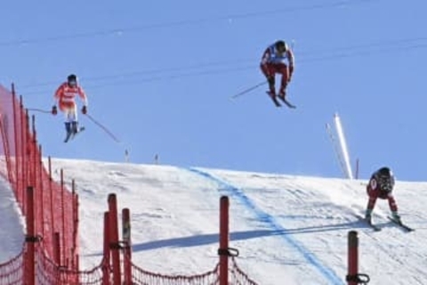 W杯スキークロス、須貝龍が4位　フリースタイルスキー