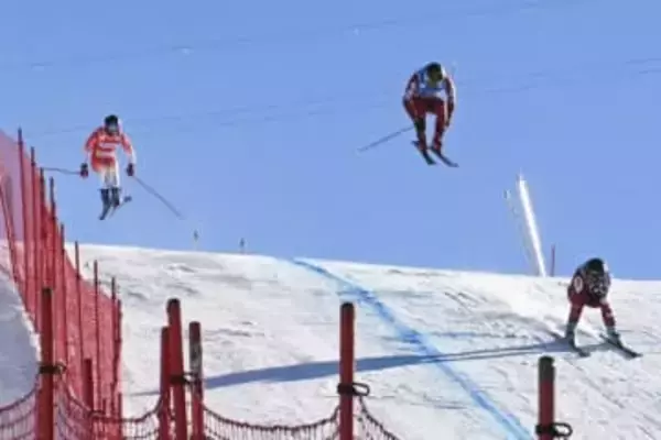 W杯スキークロス、須貝龍が4位　フリースタイルスキー