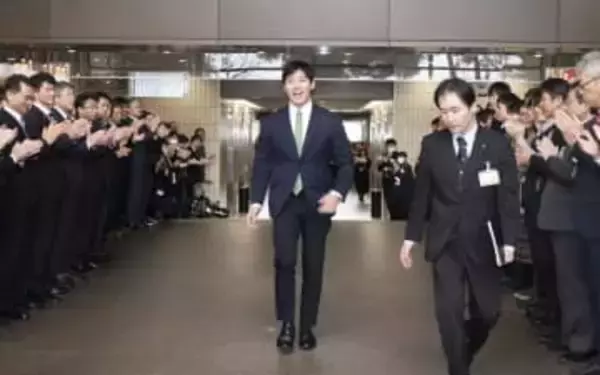 福井・石田知事が初登庁　ハラスメント防止条例に意欲