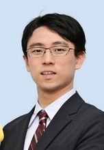 一力が先勝　囲碁の名人戦第1局