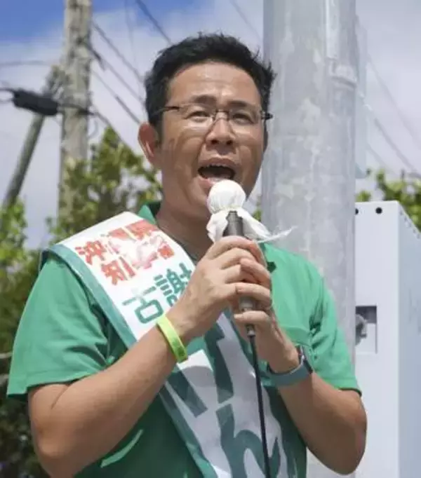 沖縄知事選、戦略違い明確　初の週末、現新陣営が奔走