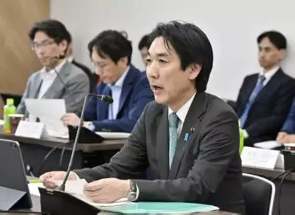 国と地方の負担割合を提示　所得連動給付で政府