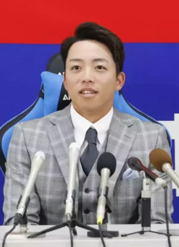 中日・岡林、2倍超の1億5千万　最多安打にフルイニング