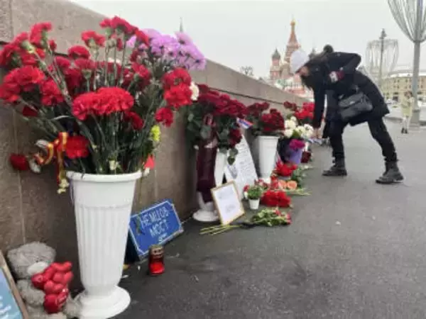 ロシア野党指導者暗殺から11年　市民ら献花、治安当局が警戒