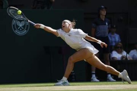 ムホバとノスコバが決勝へ　テニスのウィンブルドン第11日
