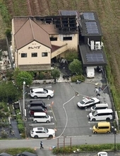 男性1人は車内で発見　3人死亡、岐阜・本巣火災