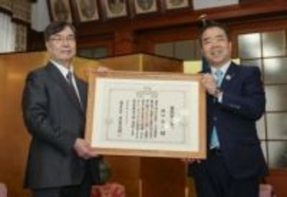 坂口さん「焦らず世界築いて」　滋賀県民栄誉賞、次世代にエール