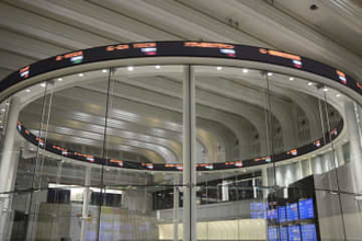 東証続落、終値174円安　利益確定の売り注文優勢