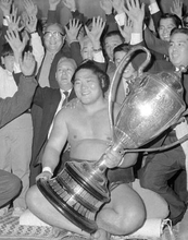 元関脇長谷川が死去、81歳　優勝1度、元秀ノ山親方