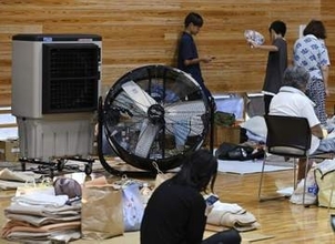 避難所、暑さ対策に奔走　電源車やクーラー活用