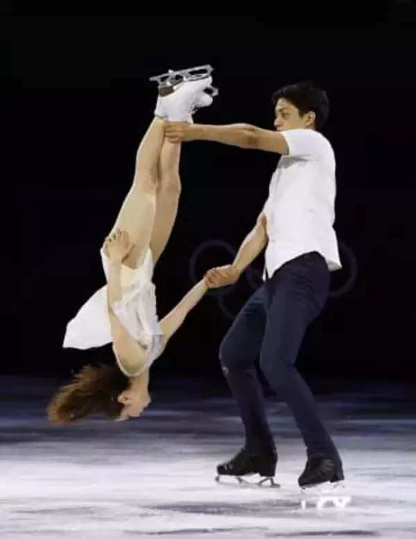 りくりゅう「金」の舞　坂本花織、中井亜美らエキシビに