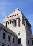 「政権、旧姓使用法案を見送り　日程窮屈、次期国会目指す」の画像1
