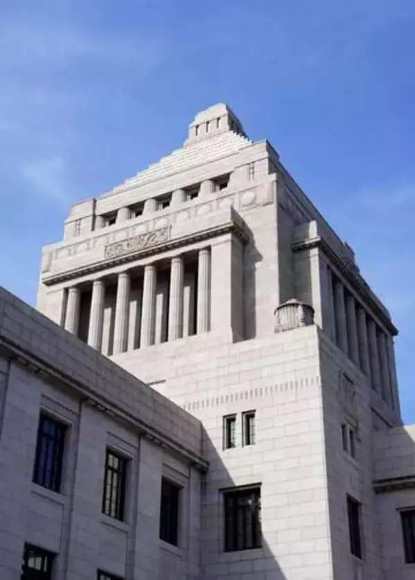 政権、旧姓使用法案を見送り　日程窮屈、次期国会目指す