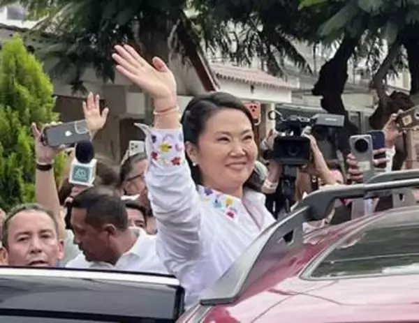 ペルー大統領選決選投票、接戦か　出口調査でフジモリ氏優勢