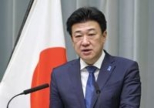 普天間返還合意に変更なし　官房長官、米中佐の論説巡り