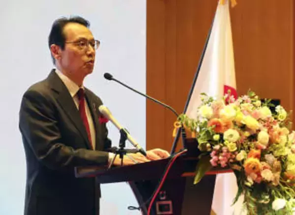 中国政府、祝賀会出席者を格下げ　首相答弁で緊張、実務者のみ参加