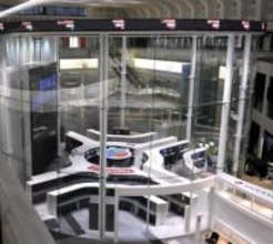 東証、午前終値4万8815円　一時500円高、米国株高を好感