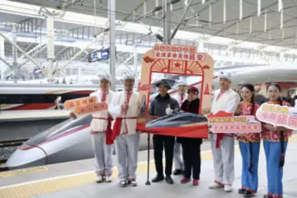 中国、高速鉄道5万キロ突破　ずさん計画で「幽霊駅」も