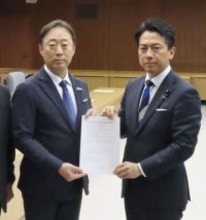 岩国で艦載機訓練容認せず　市長、防衛相に要請