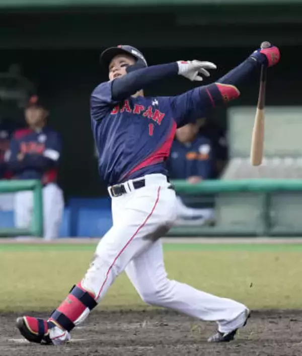 日本代表、広島に打ち勝つ　練習試合、森下が2ラン