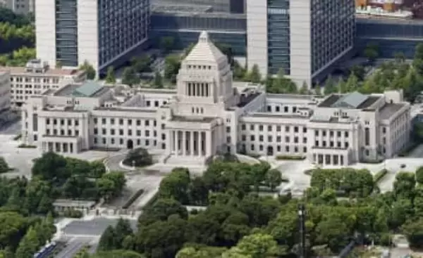 衆院内女性トイレ増へ超党派連帯　首相も賛同、実現には困難も