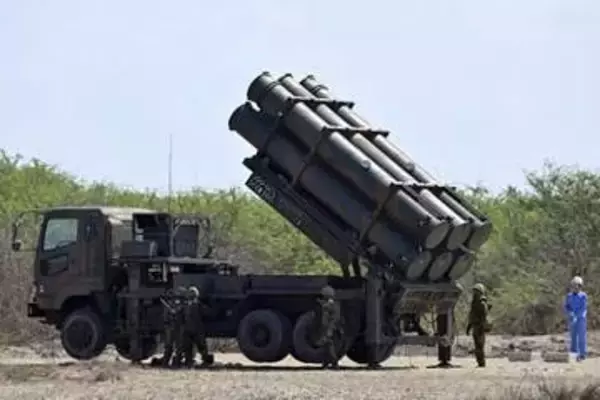 フィリピン演習で自衛隊ミサイル　海側へ2発、標的の船に命中